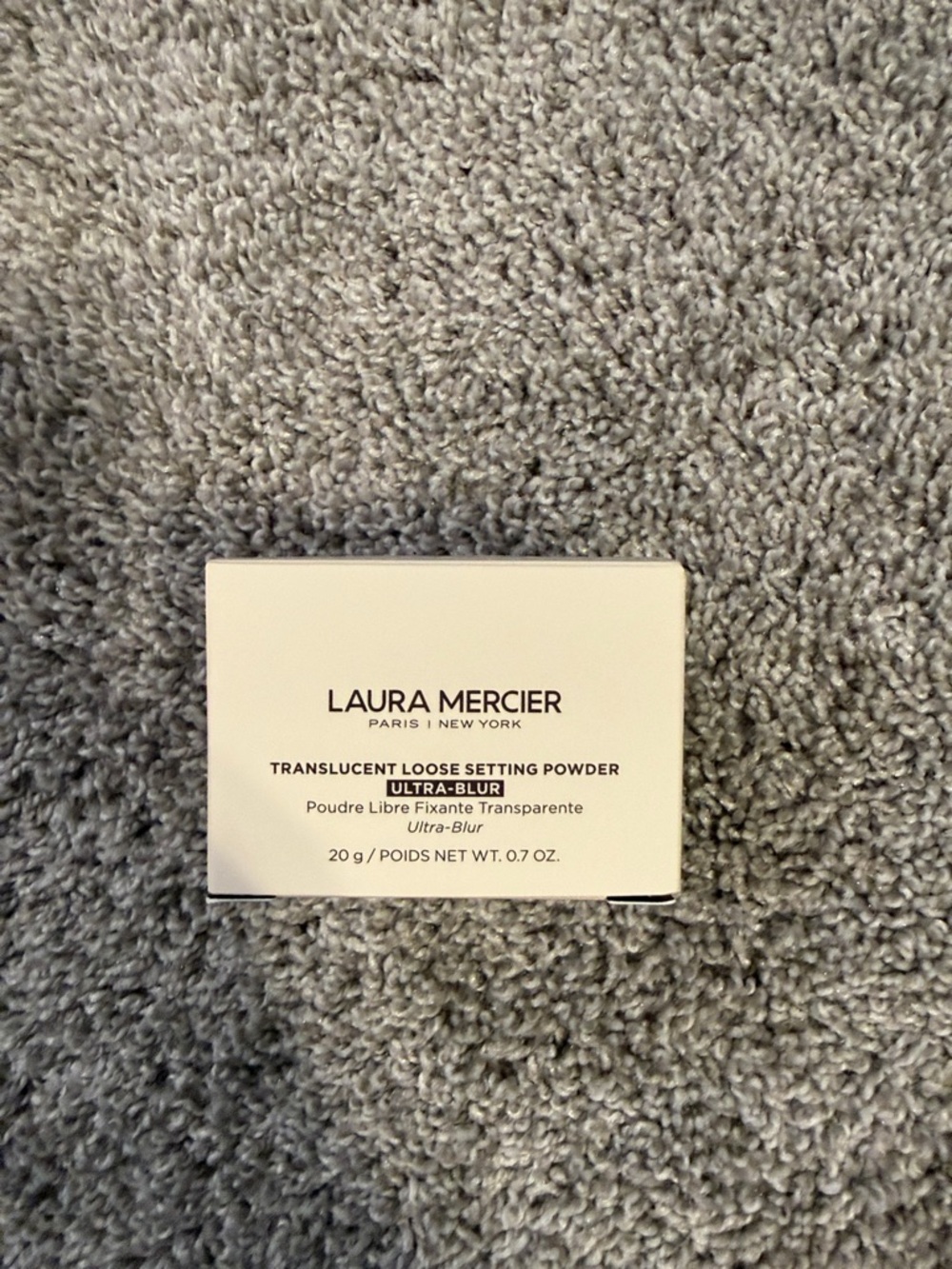 Laura Mercier Translucent Loose Setting Powder Ultra Blur 0.7oz - Picture 2 of 3
